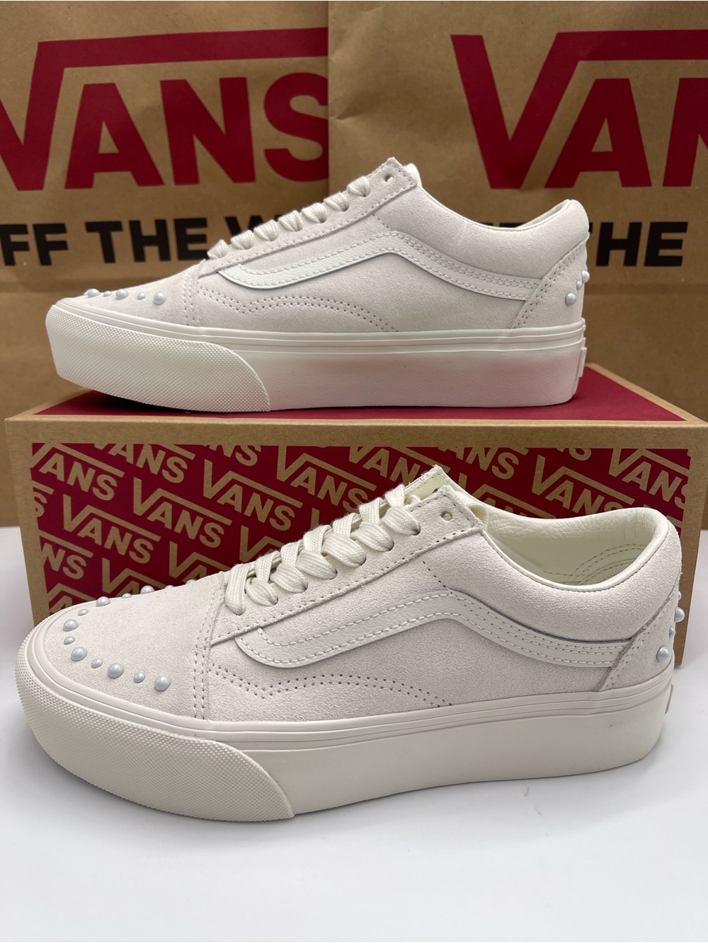 Vans Old Skool Platform
Pearls Marshmallow
VN000E87CCZ Sneakers - Picture 2 of 16